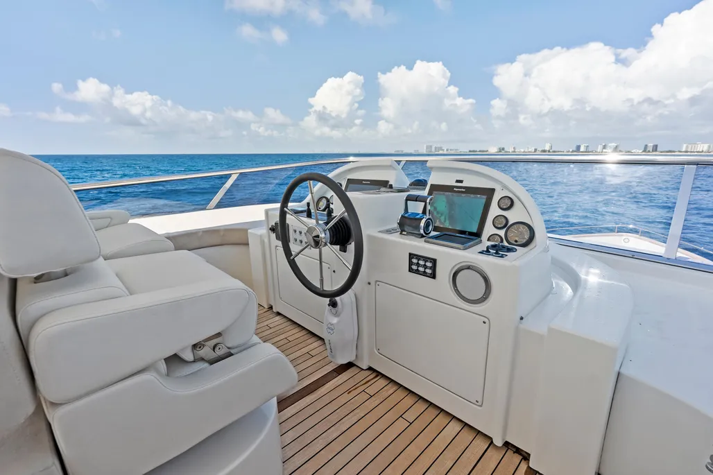 Yacht Photo 53